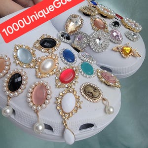 Crystal shoe charm-Luxury rhinestone charm-Rhinestone Heart Shoe Charms- Golden Shoe Charm- Jewelry  shoe charm- Funny phone case charms