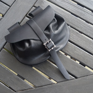 Handmade Leather Belt Pouch: Medieval LARP Re-enactment Hip Bag