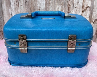 Bubblegum Blue Vintage Airway Train Case, Vintage Travel Case, Vintage Cosmetic Case