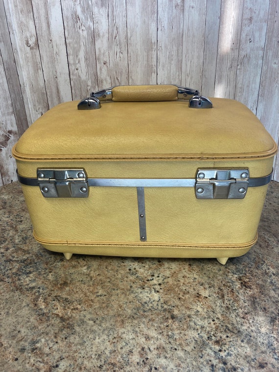 Retro Yellow Train Case, Vintage Yellow Train Case - image 4