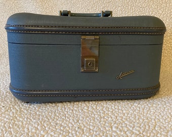 Blue Aeropak Vintage Train Case, Vintage Travel Case, Vintage Cosmetic Case