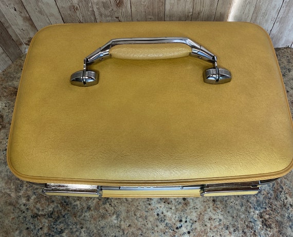 Retro Yellow Train Case, Vintage Yellow Train Case - image 5