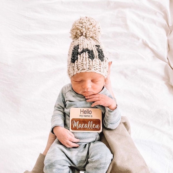 Hi Hat/hi baby beanie/baby announcement hat/ newborn photo hat/ Pom hat/ baby hat/ toddler winter hat/ newborn beanie/ baby photo prop