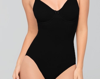 Body Wrap Pin-Up Underwired Bodysuit