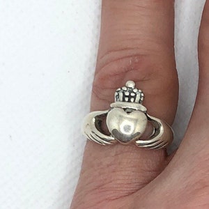 Anillo Claddagh de plata de ley pura 925, anillo irlandés, anillo de corazón, unisex, anillo celta, anillo de promesa, anillo de plata maciza, anillo de corazón, romántico