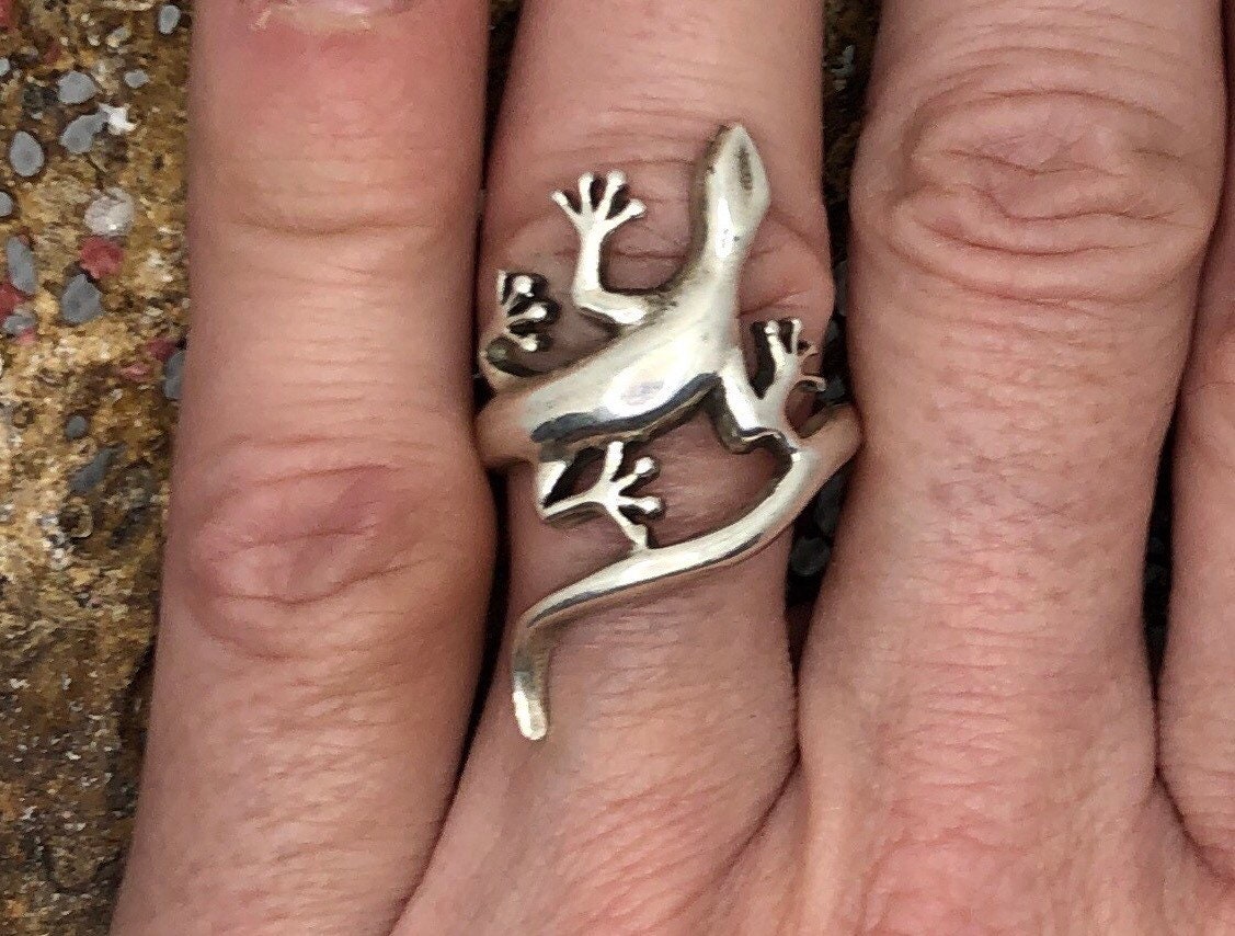 Amazing Detailed Convex Sterling Silver Gecko Ring Amazing Detailed Convex Sterling Silver Gecko Ring