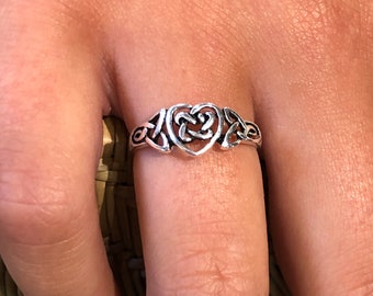 Celtic Heart Sterling Silver Ring, Handmade, Dainty ring, Hallmark 925, Irish Ring, Celtic Jewelry, Infinity Ring, Celtic Knot Jewelry,