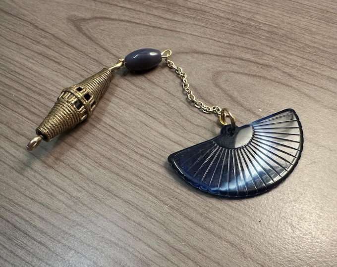 Insanely Unique Dowsing Pendulum | Gorgeous Vintage Fan Bead | Spiritual Exploration | Intricate Vintage Brass Pendulum