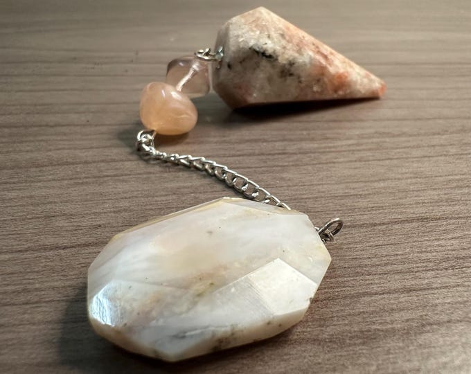Black & Gold Dowsing Pendulum: Pocket Spiritual Tool