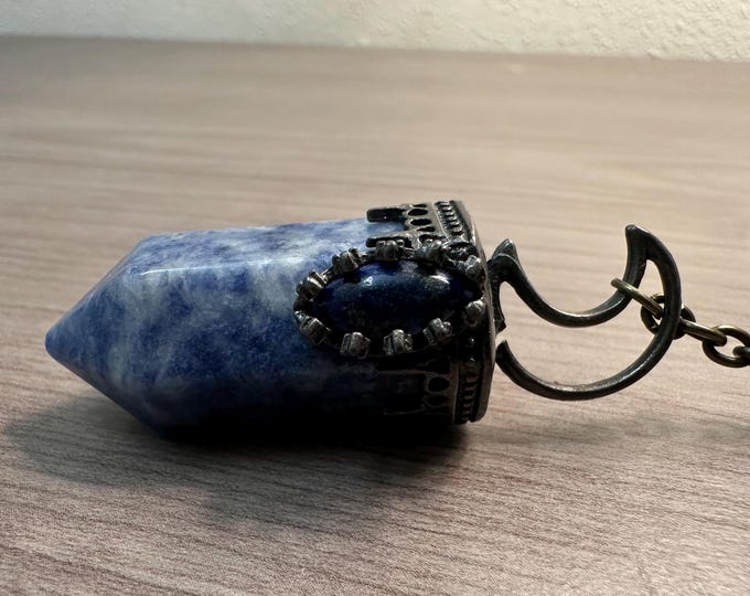 Willamette River Stone & Sodalite Dowsing Pendulum: Spiritual Intuition