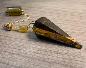 Tiger's Eye Pendulum: Vintage Green Bead Dowsing Tool
