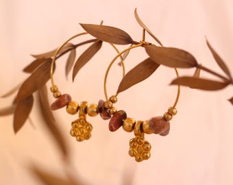 Boucles d'oreilles « Kailua » avec pendentifs en forme de fleur en laiton et pierres précieuses