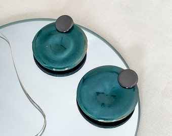Minimal Round Ceramic Drop Earrings | Emerald Green