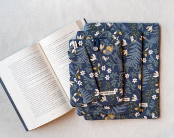 Booksleeve - book pouch or e-reader case Navy flowers and leaves