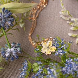Flower Pendant Necklace