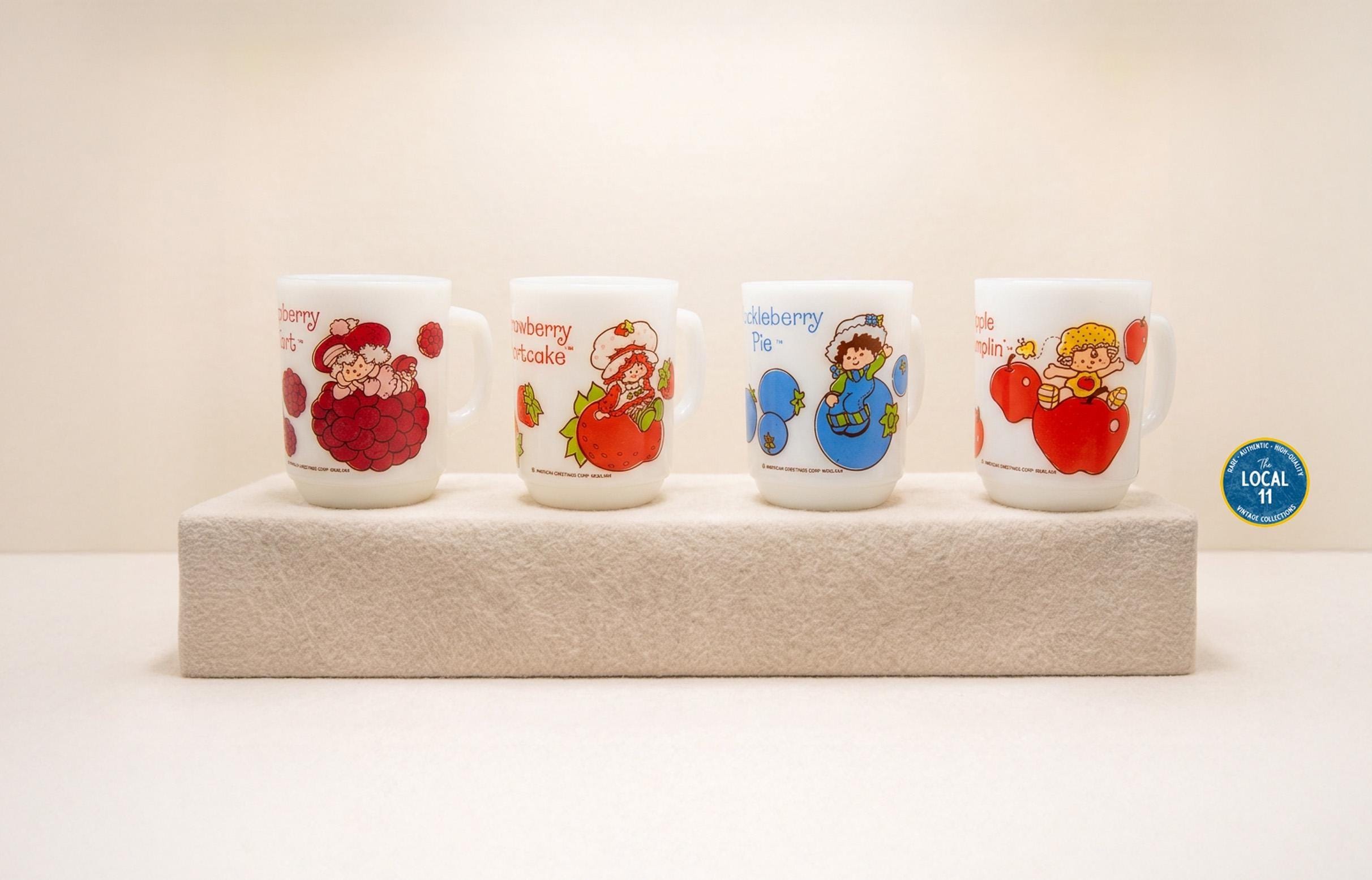 Strawberry Shortcake ミルクガラス マグカップ＆ボウル Vintage 1980 Strawberry Shortcake Mugs - Anchor Hocking Milk Glass