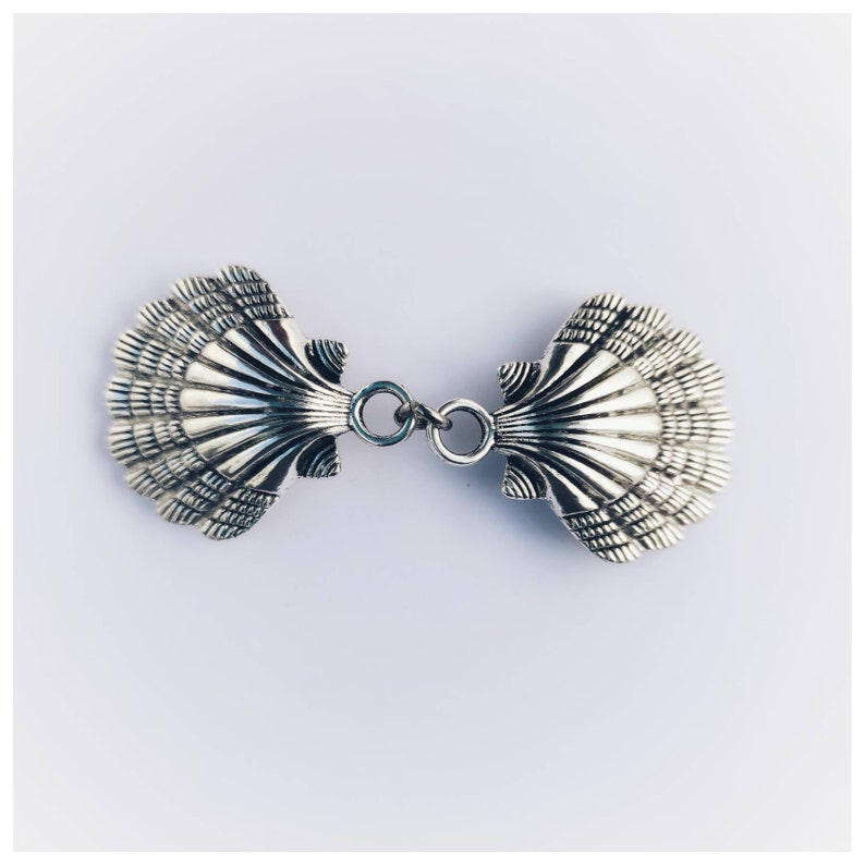 Shells clip for cardigan, silver shawl pin, cinch clip, scarf clip custom, beautiful brooch, sea lover gift, great gift for grandma, Xmas image 5