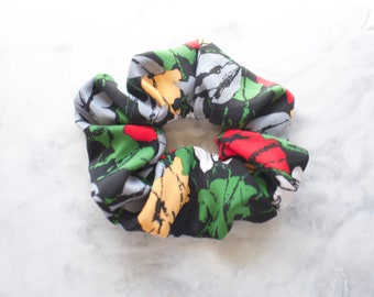 30 Momme Mulberry Silk Scrunchie, Vintage Red Rose Floral Hair Tie