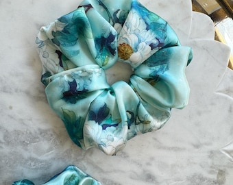 Maulbeerseide Scrunchie - Aqua Teal Botanischer Blumen Haargummi, weiches Accessoire