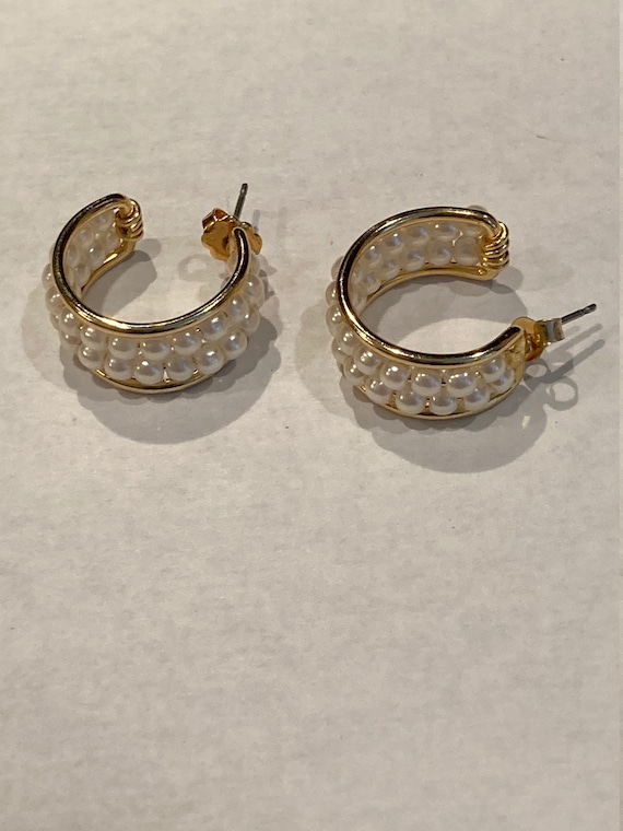 1940's Costume Earrings (8 Pieces Included) Costum