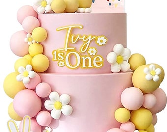 Daisy cake decorations, Groovy, Groovy cake Decorations, daisy party, groovy Birthday Party, Groovy decorations, two groovy, cake decoration