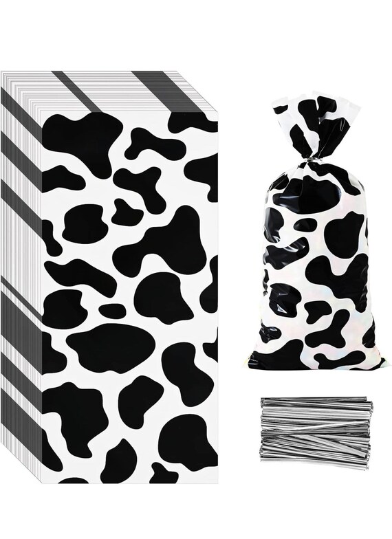 Cow treat Bags, cowgirl treat bags, cow birthday, cow party favors, cowboy treats bags, cow, cow party, cowgirl party decor, Holly cow treat Il_570xn