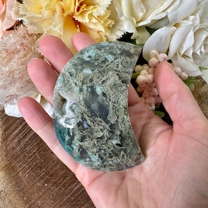 Moss Agate Moon, Crystal Moon, shp122.3