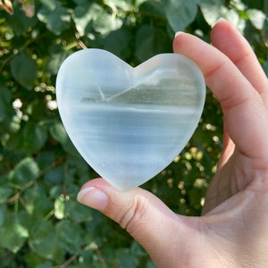 Selenite Bowl, crv284, Satin Spar Heart Bowl, Crystal Bowl