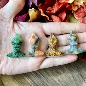 Mini Crystal Yoga Lady Carving, crv178, Mini Goddess Carving, MYSTERY Yoga Carving