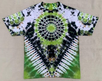 Green Mandala Tie dye Shirt, Psychedelic Festival Shirt, Trippy Handmade Unisex Tee ,Nature