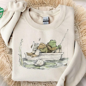 Frog 90s Graphic Sweatshirt, Unisex Oversize Cotton Sweatshirt, Nature Sweater, Frog Hoodie, Book Lovers Hoodie