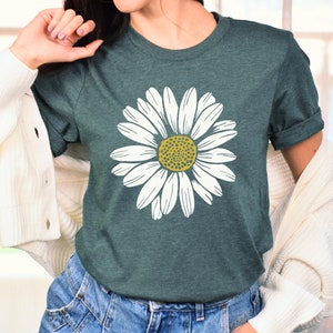 Daisy Shirt, Wildflower Shirt, Boho Shirt, Floral T-shirt Gift, Birth Month Flower, Gift For Sister, Summer Shirt, Women Shirt, Flower Shirt
