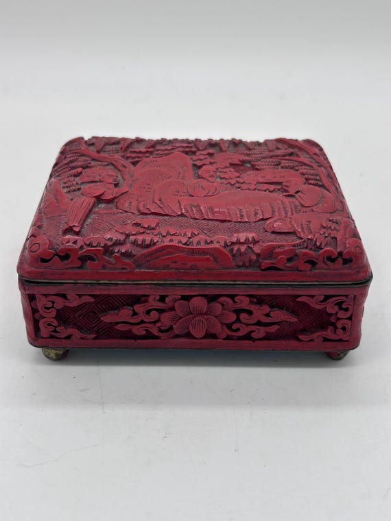 Antique Chinese cinnabar laquered enamel trinket box