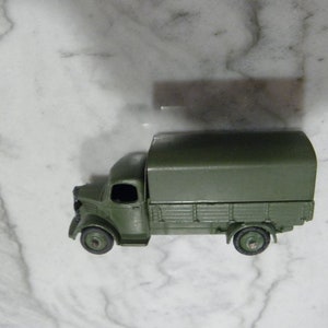 Dinky 30 SM Austin military covered wagon