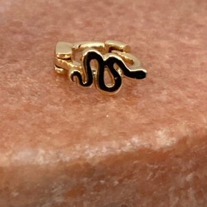 14K Stainless Steel Gold Plated Mini Snake Hoop Baby Huggie Through Cartilage Helix Tragus Conch Rook Earring Single HE17