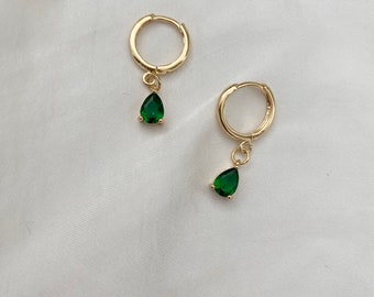 Stunning Handmade 18K Gold Plated Dangly Drop Medium Cubic Zirconia Green Emerald Teardrop Charm Crystal Huggie Sleeper Hoop Earrings Gift