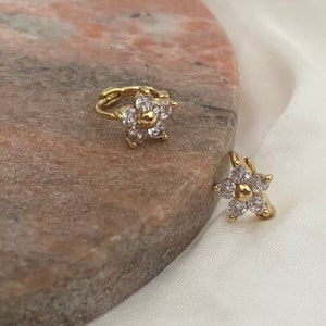 Stunning 18K Gold Plated Mini Cubic Zirconia Clear Flower Charm Crystal Cartilage Helix Huggie Sleeper Hoop Earrings Gift