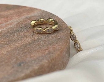 Impresionantes pendientes de aro chapados en oro de 18 quilates con circonita cúbica transparente y ovalada, diseño de ojo de gato, regalo