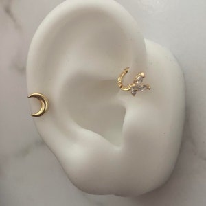 14K Gold Plated High Quality Stainless Steel Single Gold Mini Crescent Moon Flat Labret Screw Stud Cartilage Helix Tragus Earring HE06