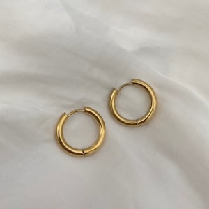 Thick Everyday High Quality Hypoallergenic Chunky Stainless Steel 14K Gold Round Sleeper Huggie Hoop Stud Through Earrings Tarnish Resistant