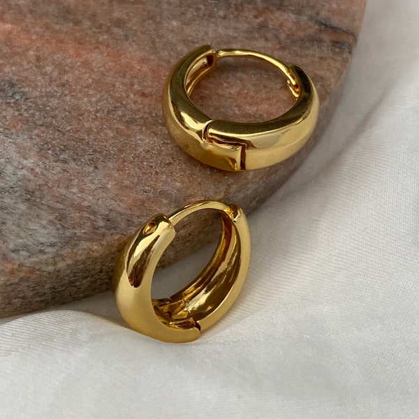 Stunning Minimalist Real 18K Gold Plated Baby Curved Chubby 0.6cm Thick 1.2 Diameter Huggie Sleeper Hoop Earrings Gift