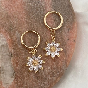 Stunning Handmade 18K Gold Plated Dangly Sunflower Flower Daisy Cubic Zirconia Crystal Huggie Sleeper Hoop Earrings