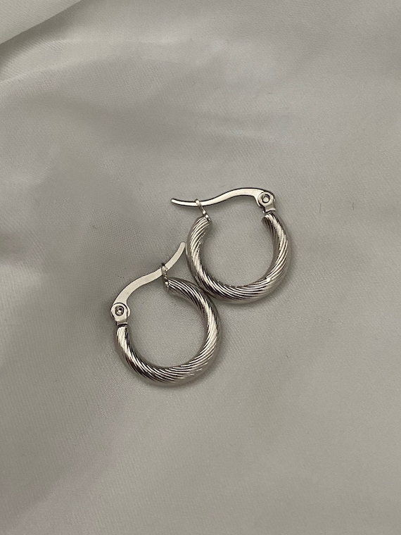 Platinum plated earrings allergy sale