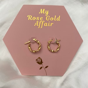 Everyday High Quality Hypoallergenic Stainless Steel Mini Twist 1.1cm Gold Huggie Hook Hoop Sleeper Stud Through Earrings Tarnish Resistant