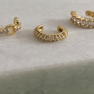 Stunning Statement 18K Gold Plated Mini Cubic Zirconia Clear Pave Crystal Mini Curved Single Ear Cuff Conch Helix Non piercing