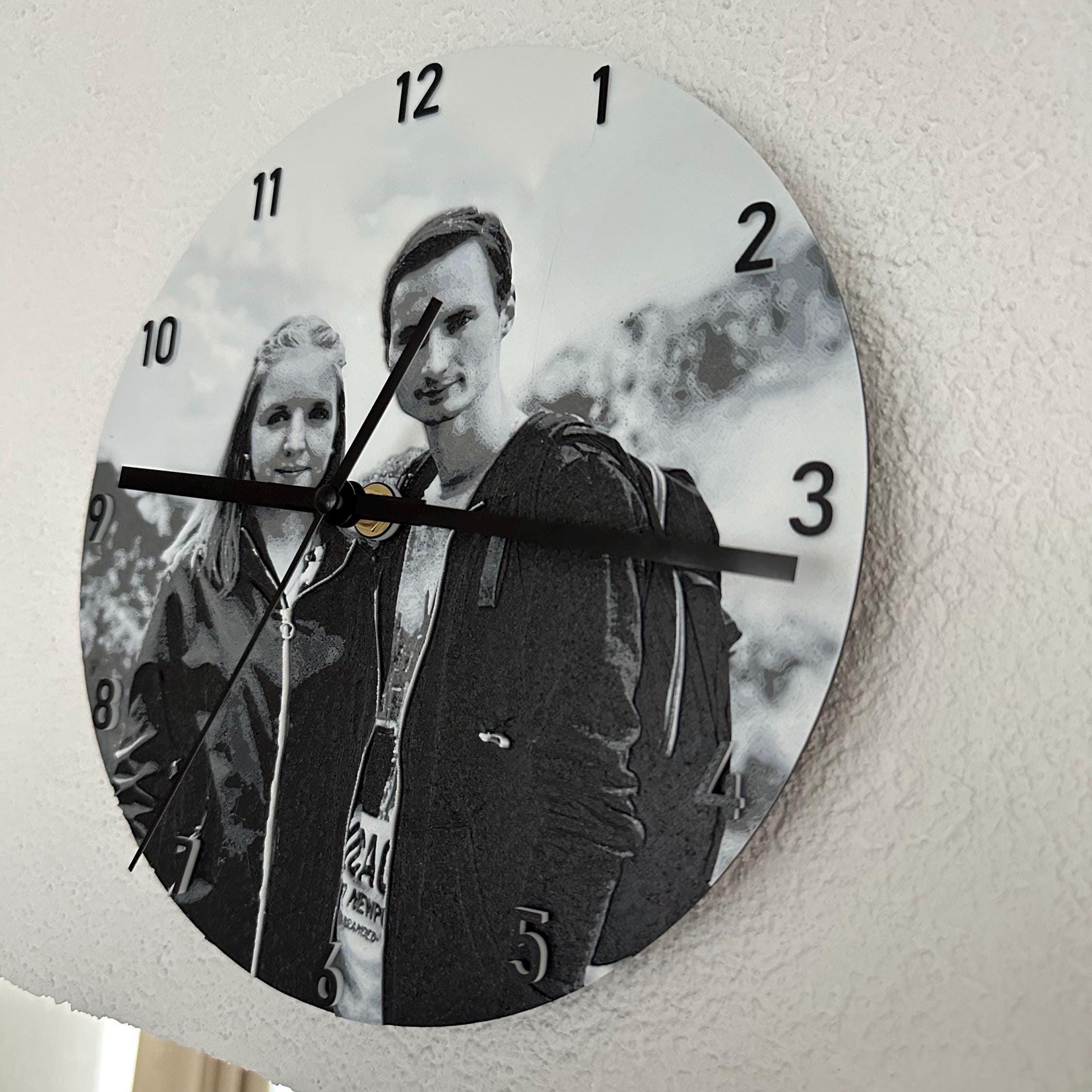 Wanduhr Armbanduhr Mit Fotogravur Glasuhr Personalisierte Wanduhr