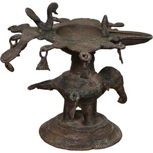 Indian hand carved Brass Diya, Unique Bird Figurine, Home decor Antique Tabletop Brass Statue,Rare collection Of brass Art,Vintage Brass Art