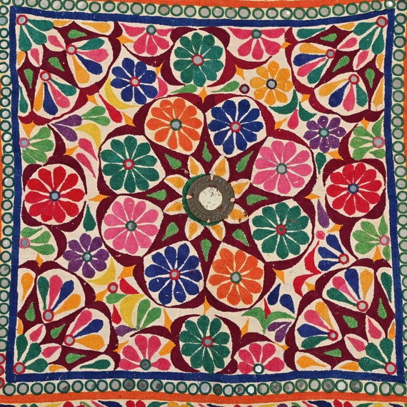 インド グジャラート州 工芸品 テキスタイル「花 壁掛け」