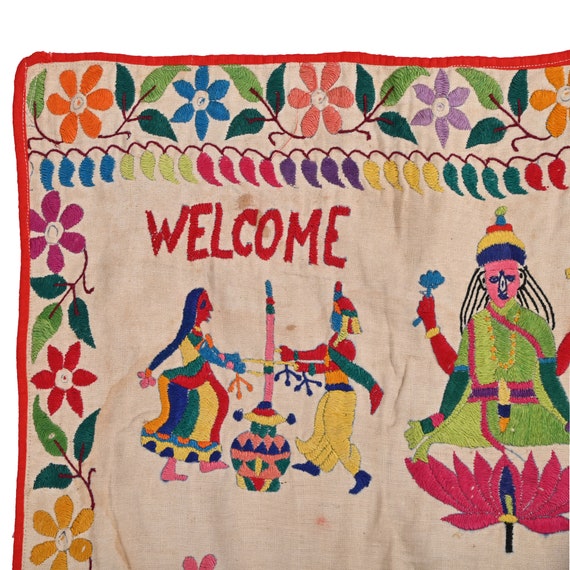 インド刺繍 壁掛け タペストリー 金糸 Peacock Design インド刺繍 壁掛け タペストリー 金糸 Peacock Design