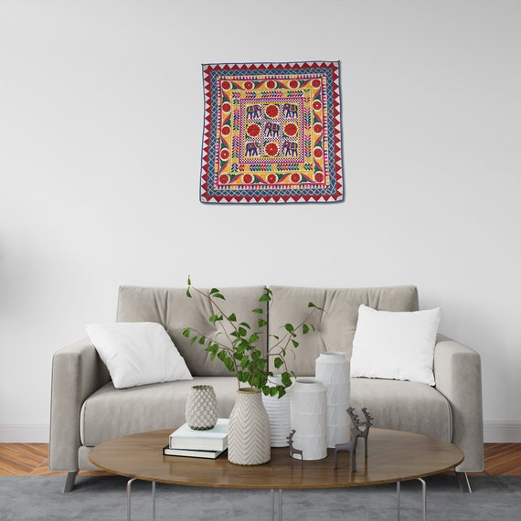 Tête de lit patchwork vintage brodée tapisserie bohème suspendue murale